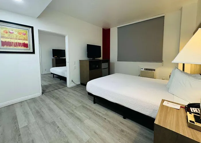 One-Bedroom Queen Room Mobility accessible