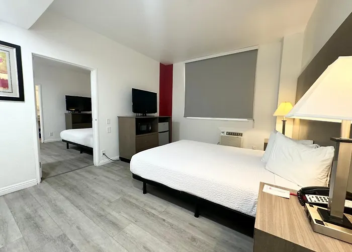 One-Bedroom Queen Room Mobility accessible